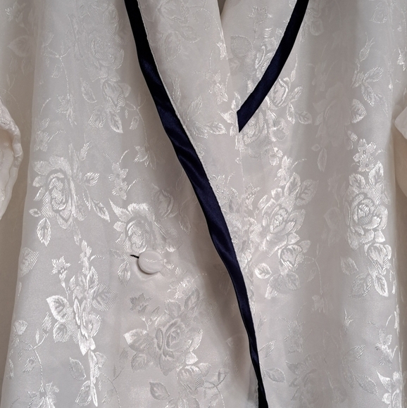 Vintage Inner Most Double Breasted Rose Embossed Night Shirt   Size XL - Picture 2 of 8